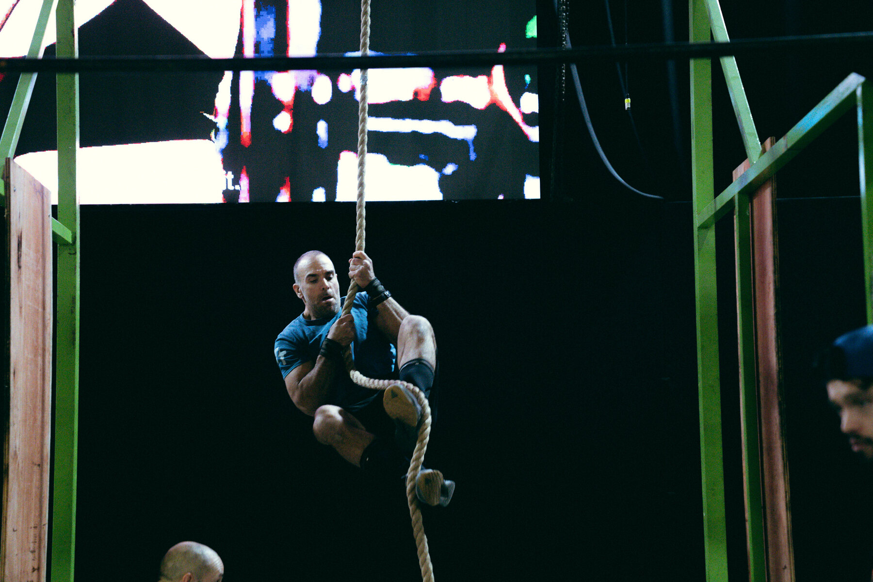 Competencia StrongFit 2026 en dupla durante un evento con cuerda